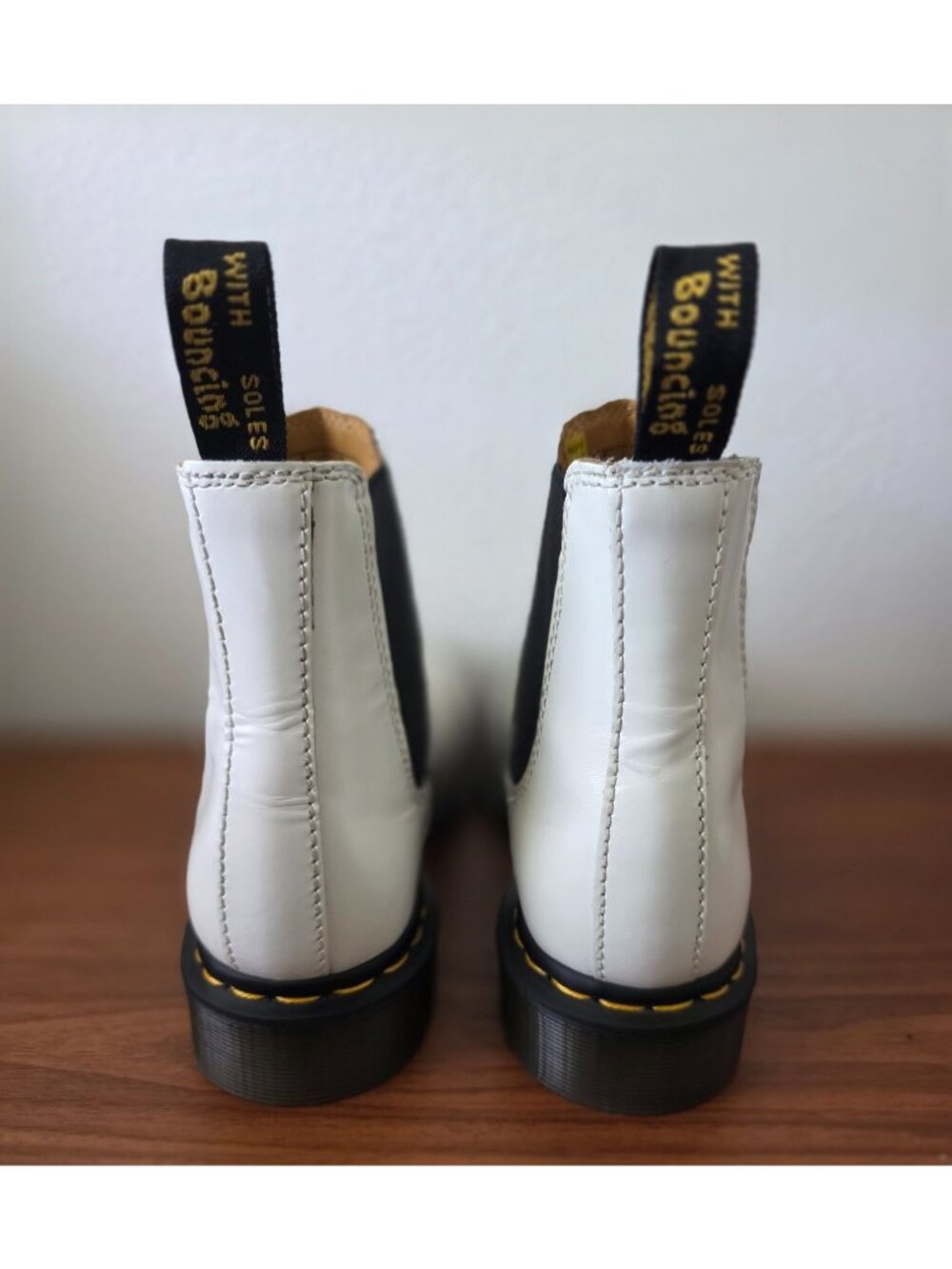 Dr. Martens 2976 White Chelsea Slip-On Classic Style Boots Smooth Leather M6/W7 - Picture 6 of 13